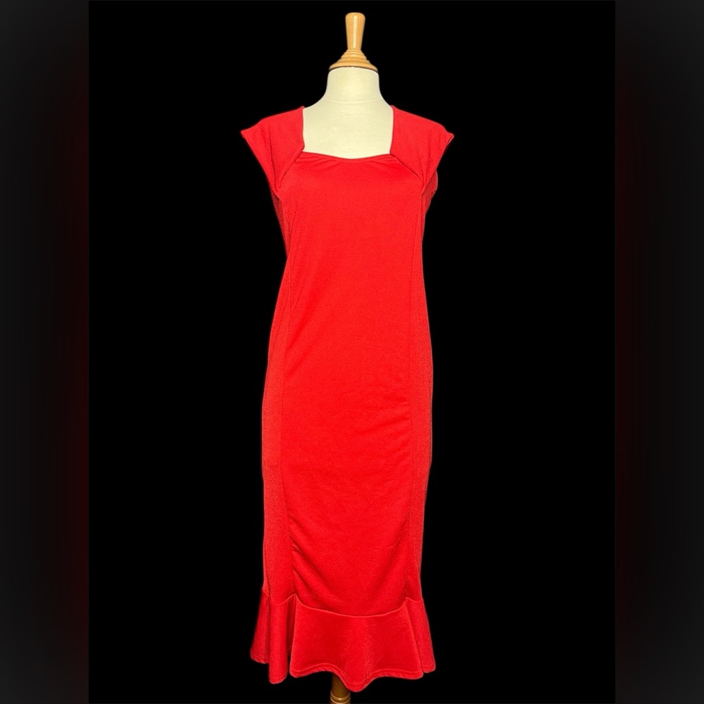 Pretty Little Thing Size 12‎ Red Midi Dress.